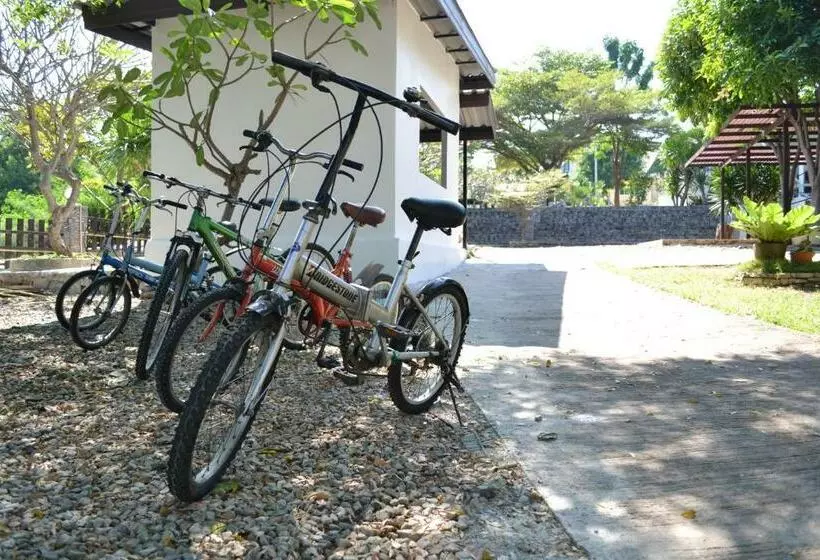 ホテル Benjaporn Bungalow