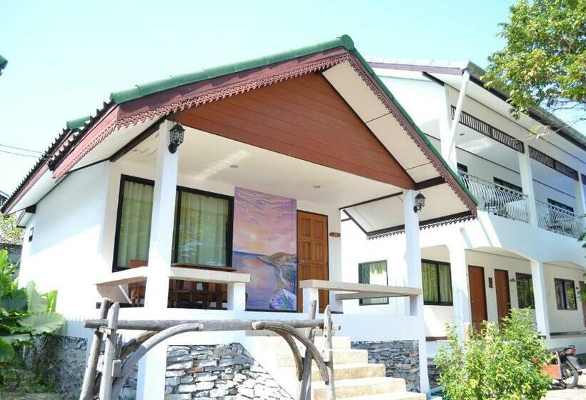 בית מלון כפרי Benjaporn Bungalow