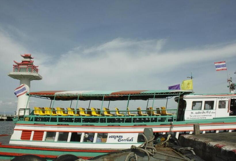 בית מלון כפרי Benjaporn Bungalow