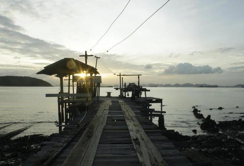 בית מלון כפרי Benjaporn Bungalow