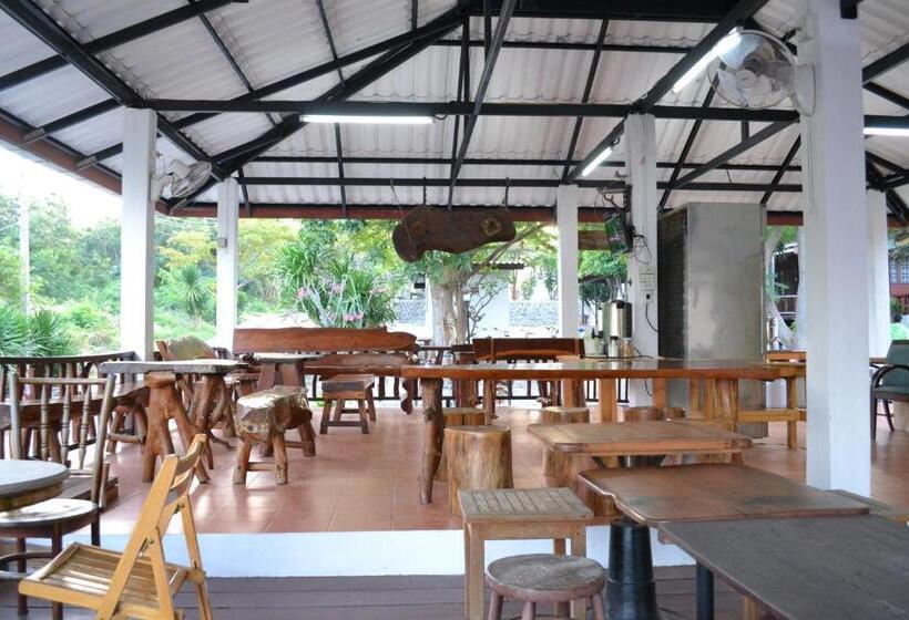 בית מלון כפרי Benjaporn Bungalow