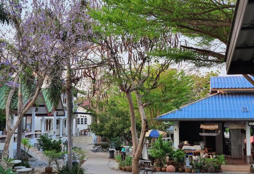 בית מלון כפרי Benjaporn Bungalow