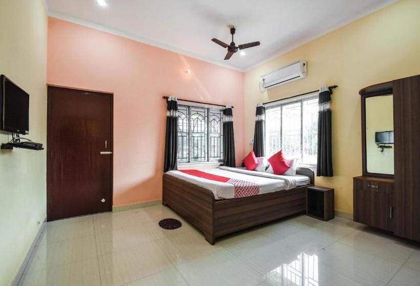 בית מלון כפרי Oyo 65496 Kunjakashi Fooding And Lodging