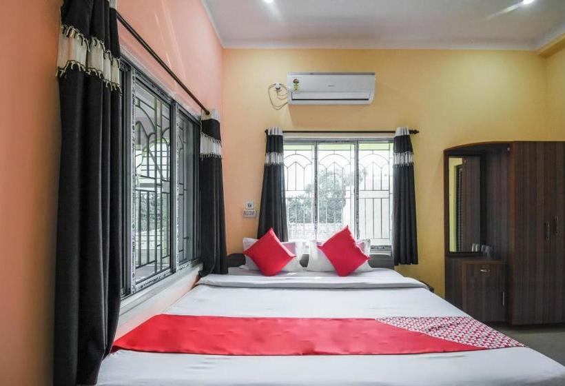 בית מלון כפרי Oyo 65496 Kunjakashi Fooding And Lodging