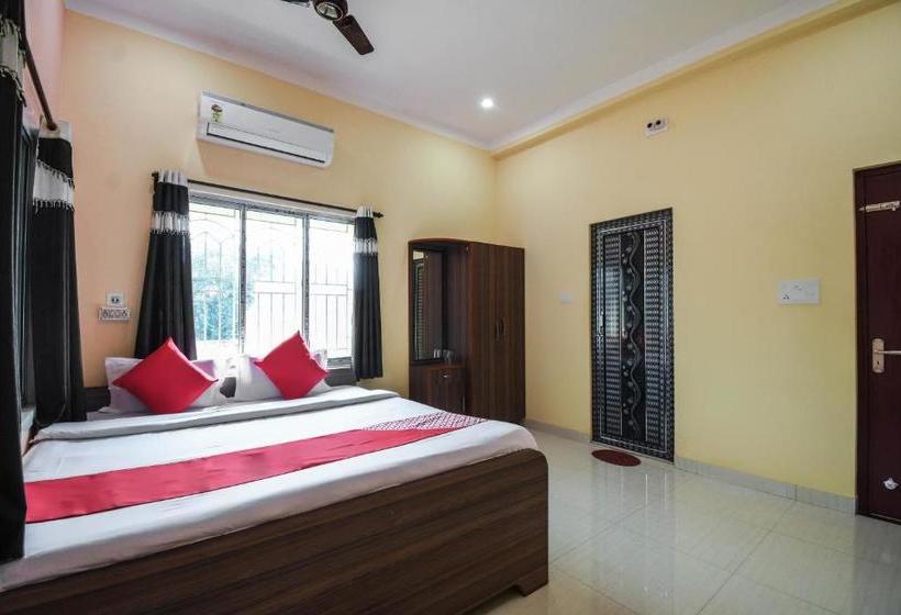 בית מלון כפרי Oyo 65496 Kunjakashi Fooding And Lodging