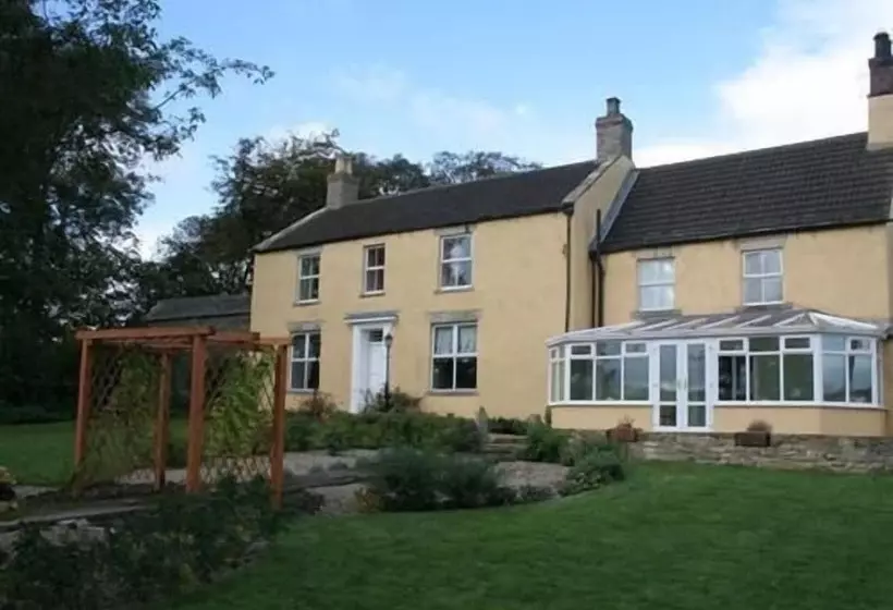 Newlands Hall Farmouse B&b
