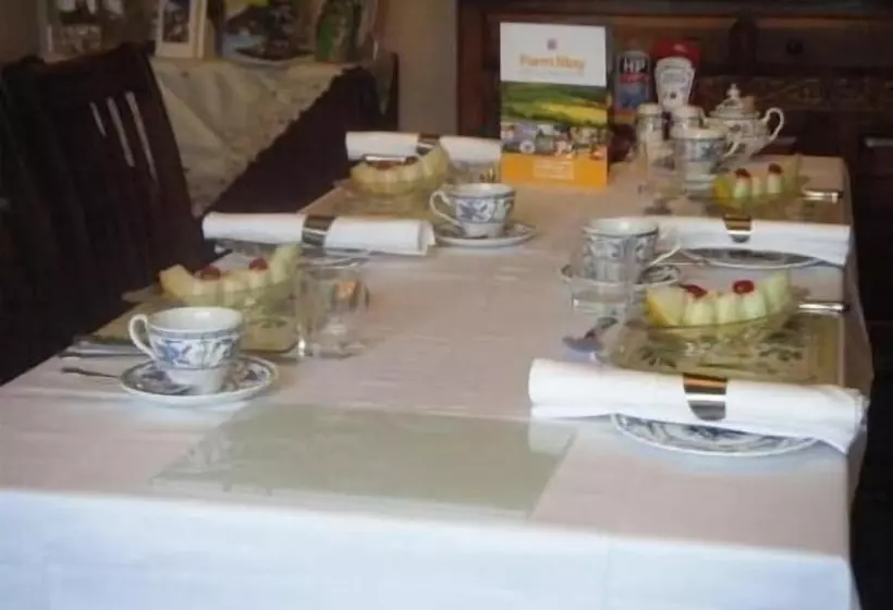 Newlands Hall Farmouse B&b