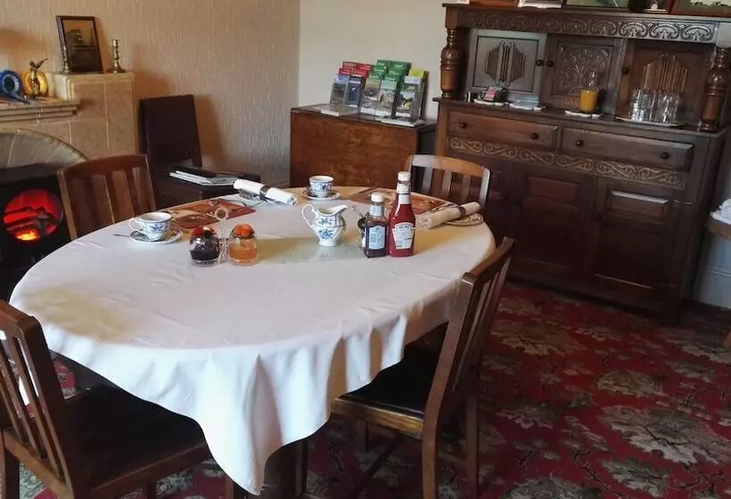 Newlands Hall Farmouse B&b