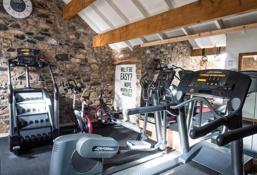 بنسيون The Wayside And Whisky Barn