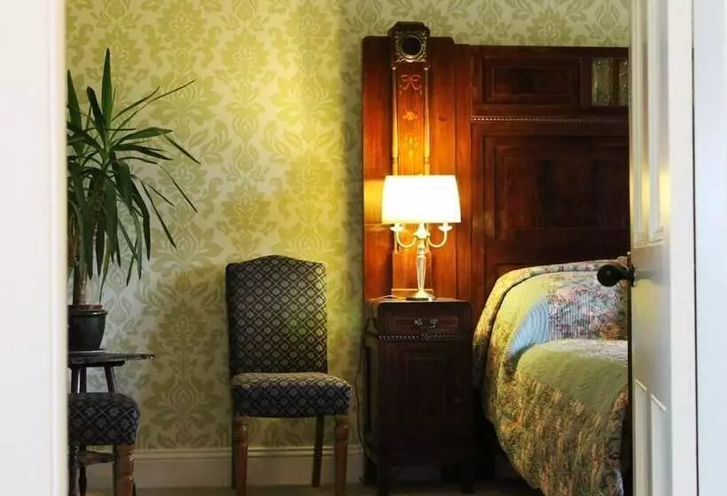 The Gables Luxury Bed & Breakfast