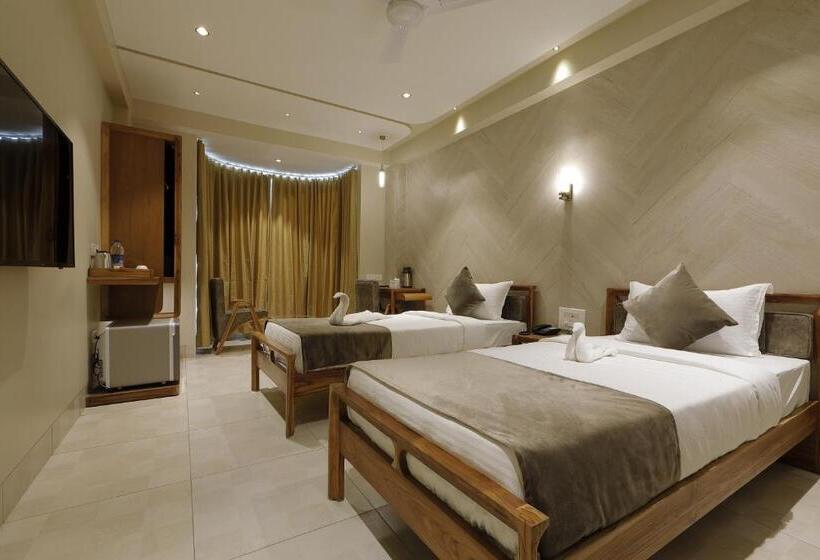 בית מלון כפרי Artilla Inn