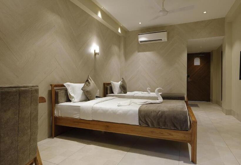 בית מלון כפרי Artilla Inn