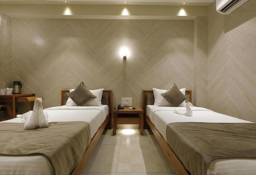 בית מלון כפרי Artilla Inn