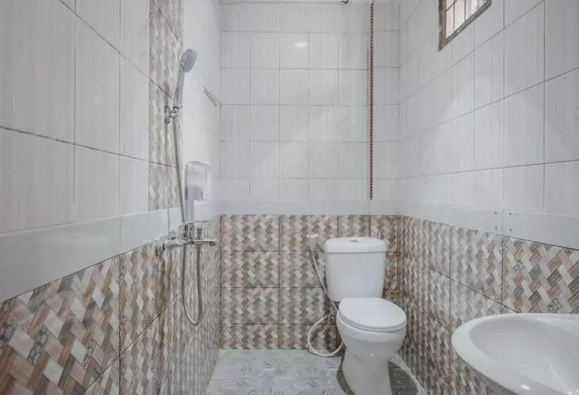 ペンション Reddoorz Plus Near Istana Maimun Medan