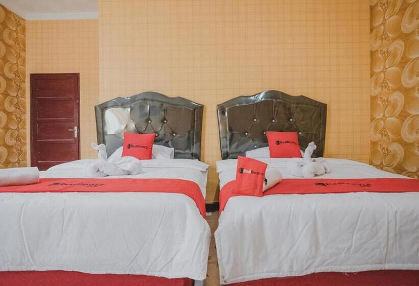פנסיון Reddoorz Plus Near Istana Maimun Medan