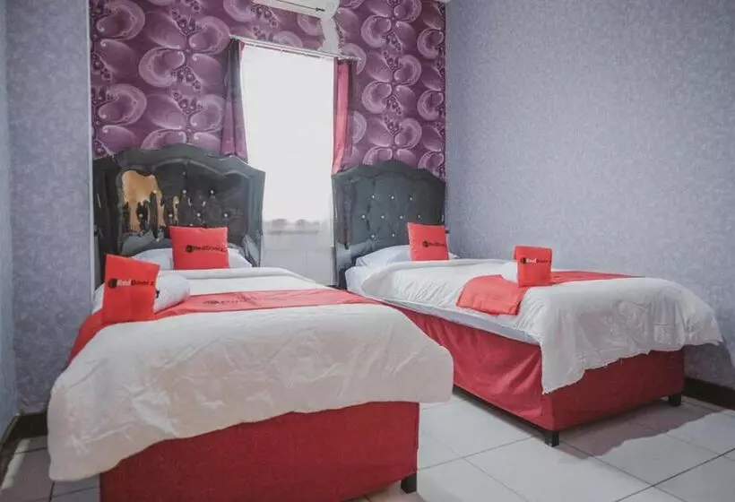 ペンション Reddoorz Plus Near Istana Maimun Medan