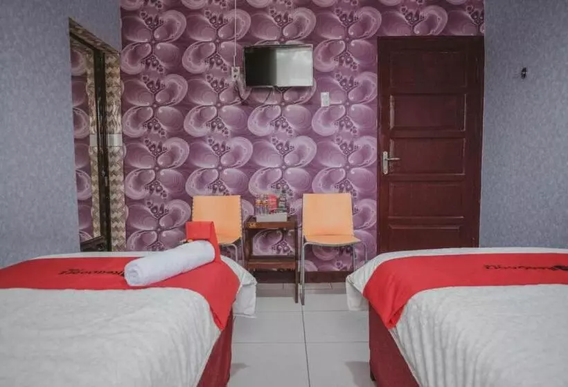 ペンション Reddoorz Plus Near Istana Maimun Medan