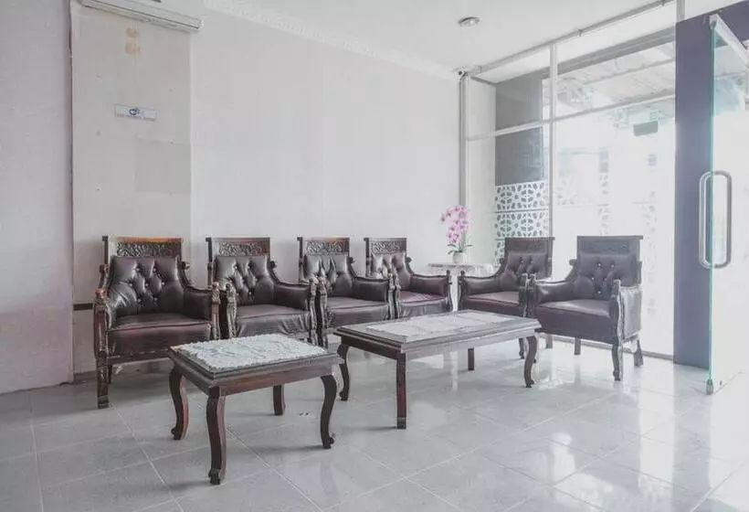 ペンション Reddoorz Plus Near Istana Maimun Medan