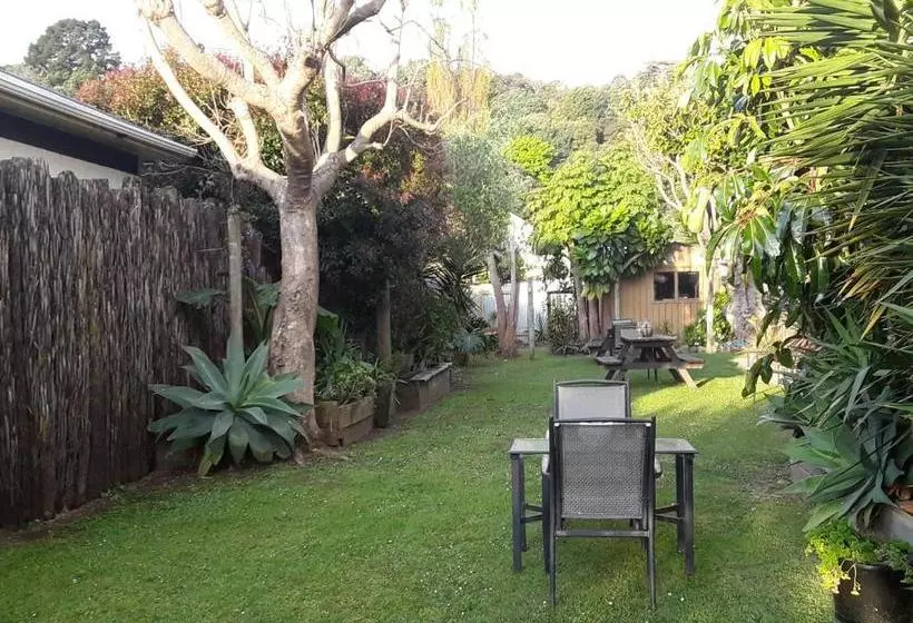 Lady Bowen Bed & Breakfast