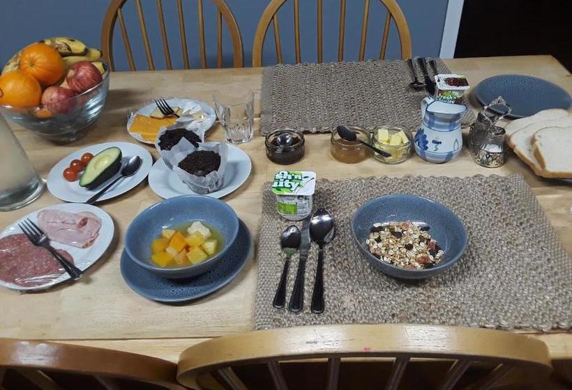 Lady Bowen Bed & Breakfast