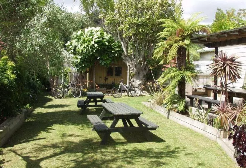 Lady Bowen Bed & Breakfast