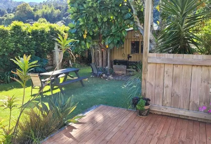 Lady Bowen Bed & Breakfast