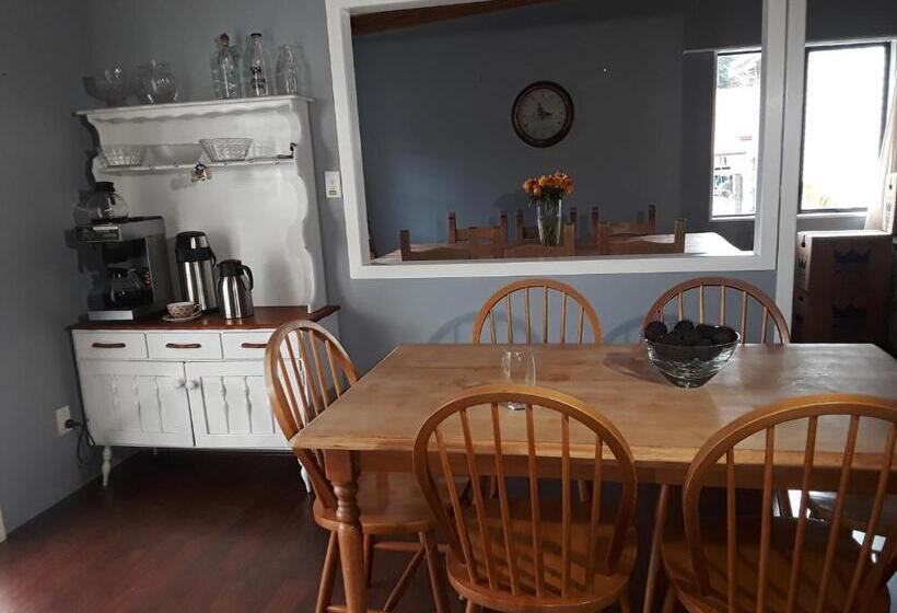 Lady Bowen Bed & Breakfast