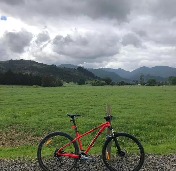 Lady Bowen Bed & Breakfast