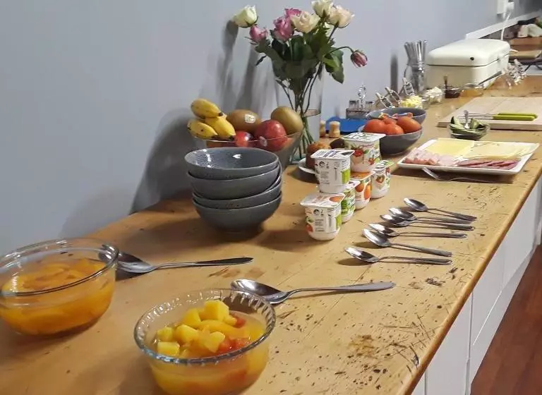 Lady Bowen Bed & Breakfast