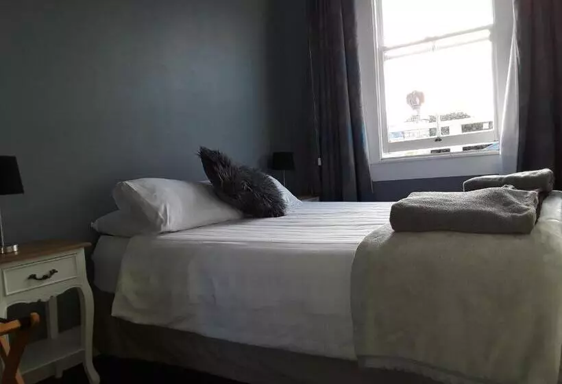 Lady Bowen Bed & Breakfast