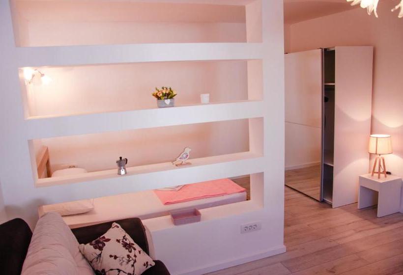 پانسیون Mediterranean Retreat Becici