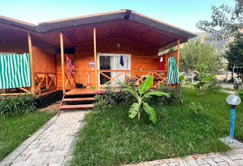 Adrasan Parlak Evleri