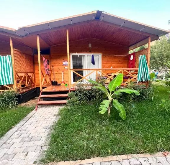 Adrasan Parlak Evleri