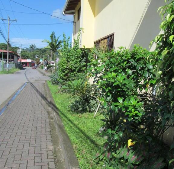 ユースホステル Marfi Inn