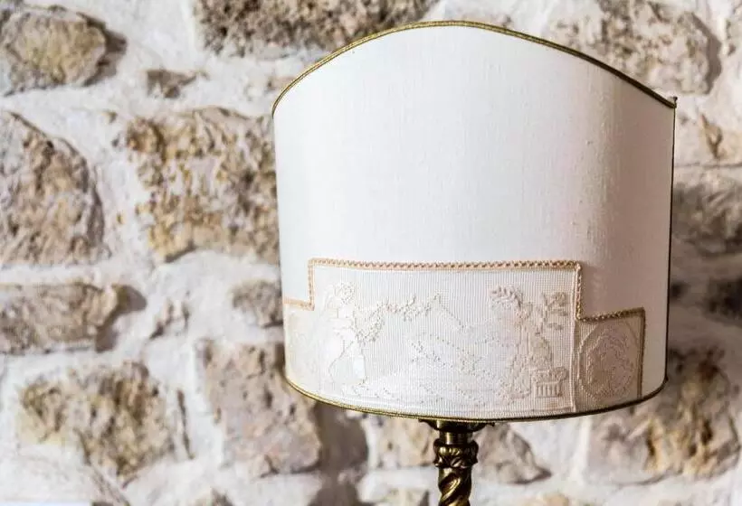 Aamiaismajoitus (B&B) Dimora Di Catullo   Ospitalità Di Charme