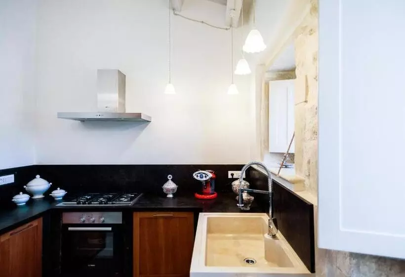 Aamiaismajoitus (B&B) Dimora Di Catullo   Ospitalità Di Charme