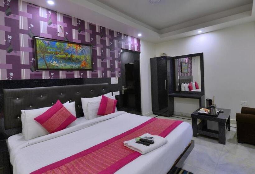 Noida International Couple Friendly Hotel In Noida Sector 11