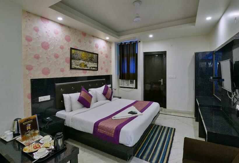 Noida International Couple Friendly Hotel In Noida Sector 11