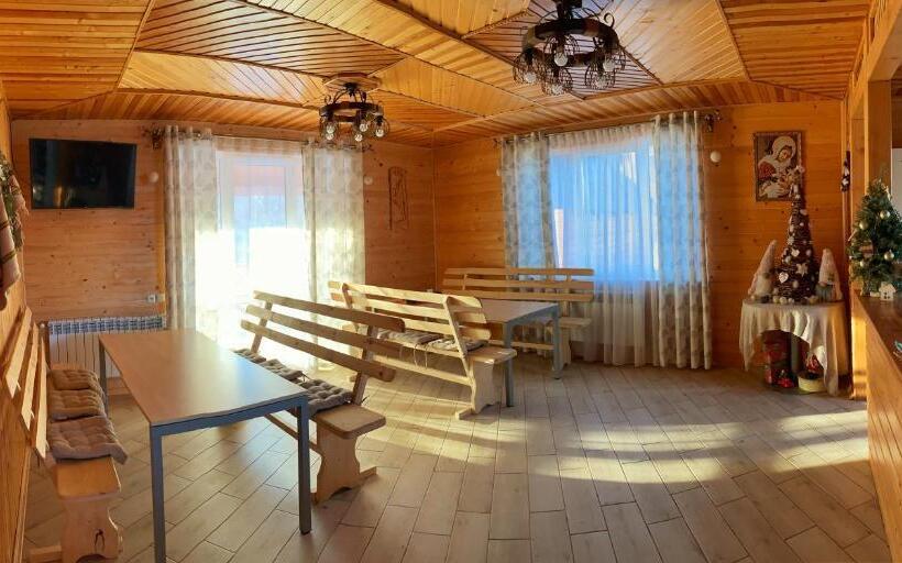 פנסיון Faina House