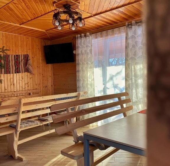 פנסיון Faina House