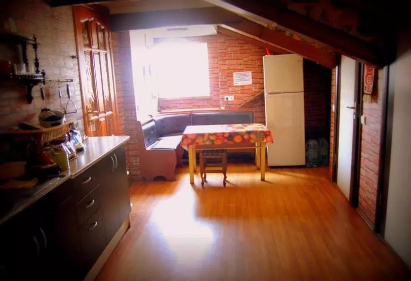 پانسیون Guest House Irina Tbilisi