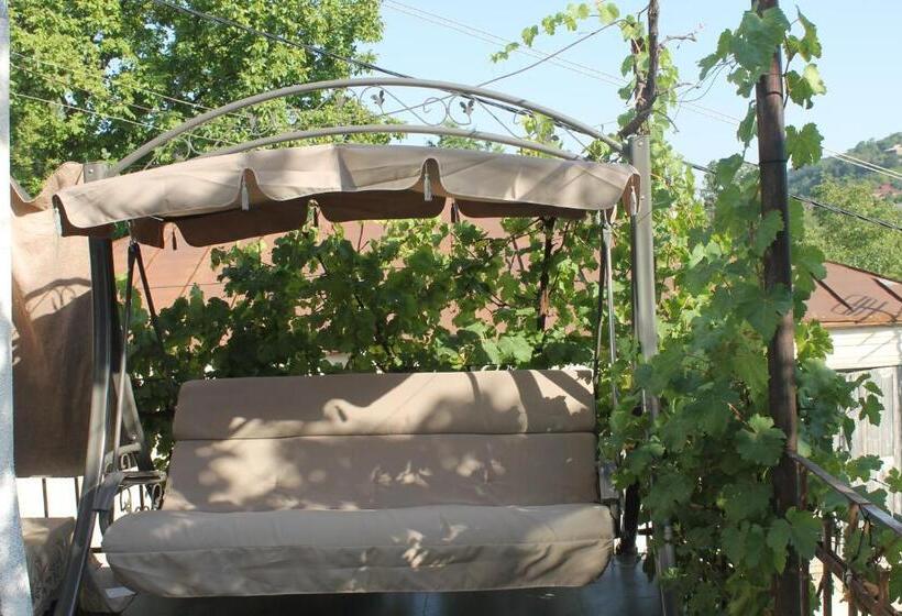 پانسیون Guest House Pirosmani 60