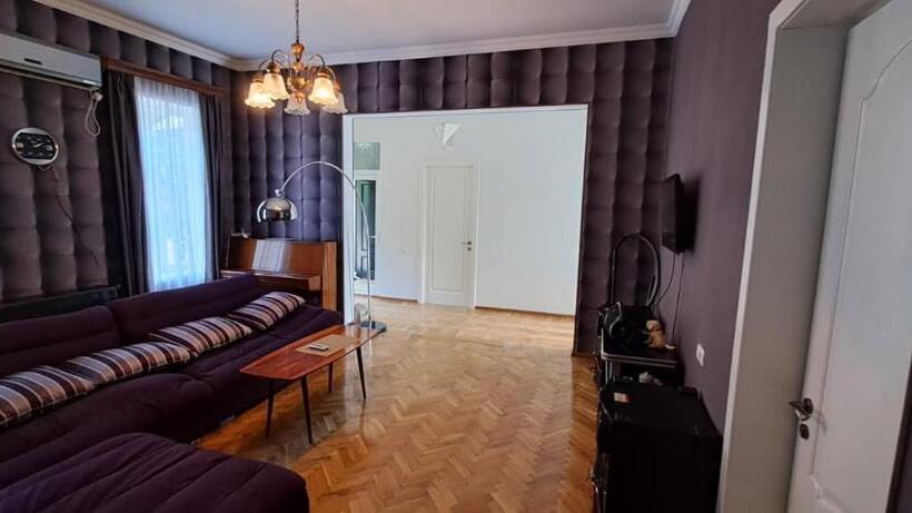 پانسیون Guest House Pirosmani 60