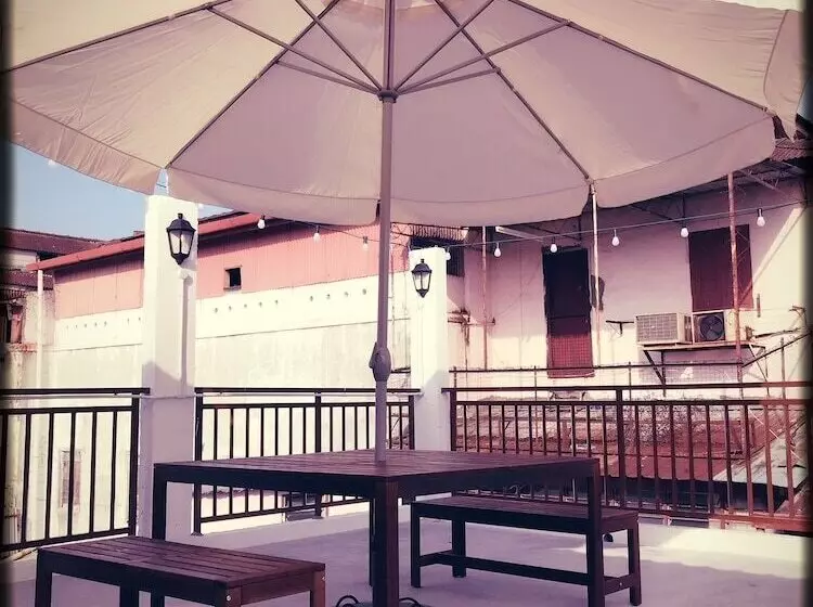 پانسیون Rainbow Guesthouse