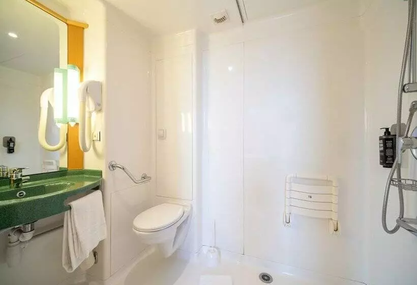 B&B Hotel Calais Terminal Cité de l'Europe 3 étoiles