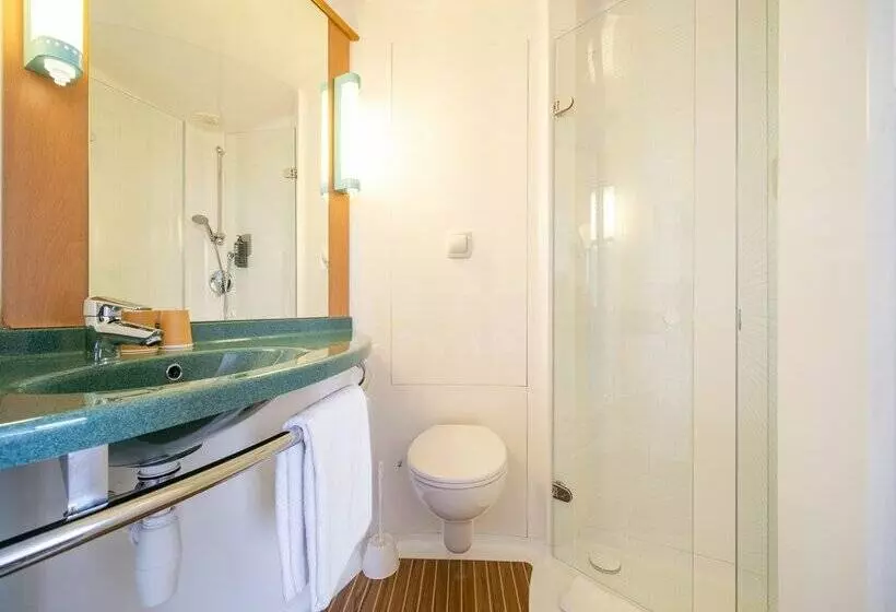 B&B Hotel Calais Terminal Cité de l'Europe 3 étoiles