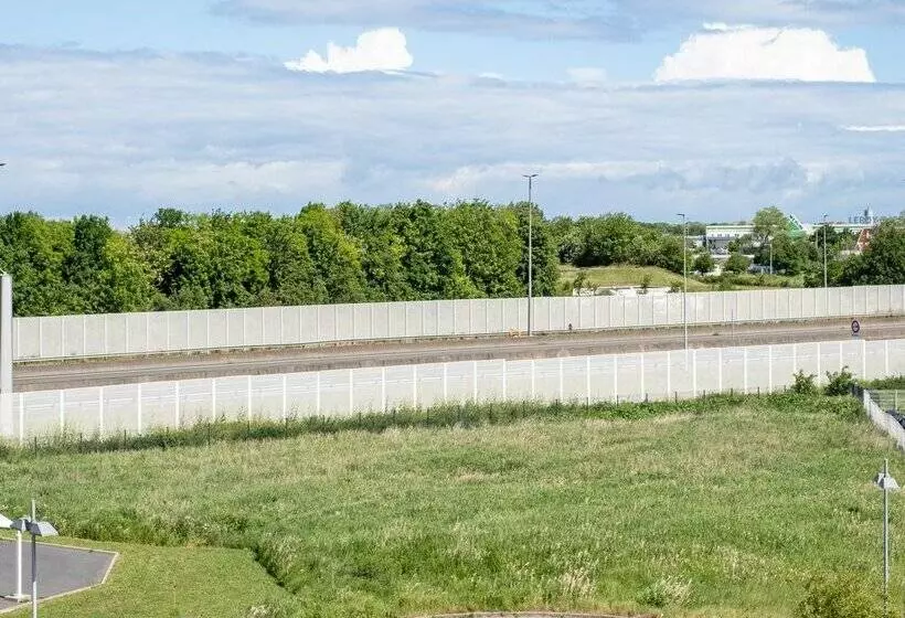 B&B Hotel Calais Terminal Cité de l'Europe 3 étoiles