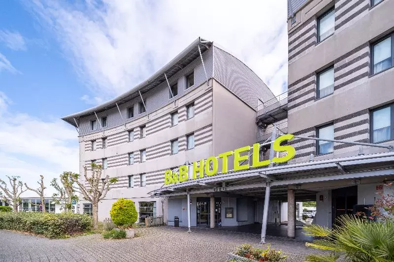 B&B Hotel Calais Terminal Cité de l'Europe 3 étoiles