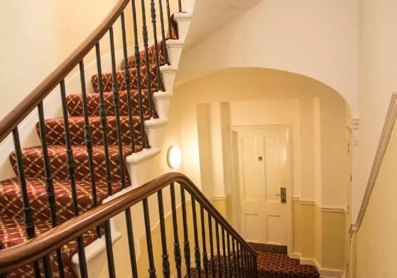 여관 The Darlington Hyde Park