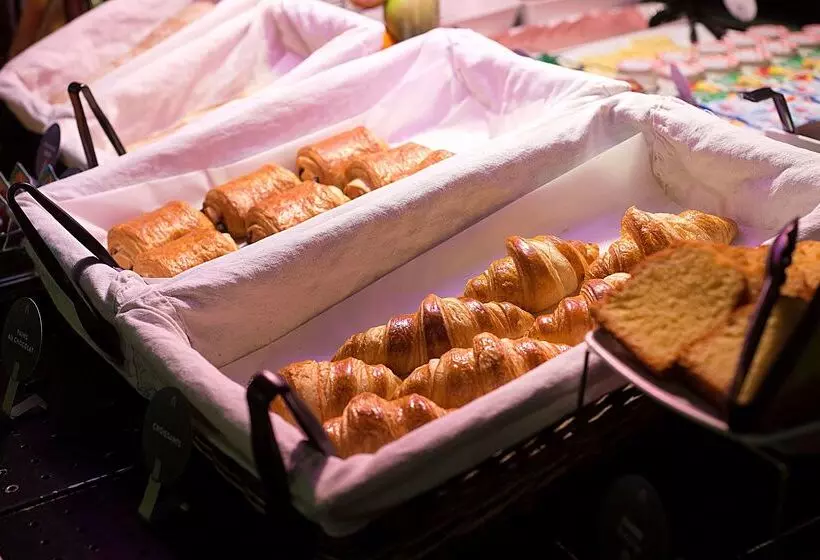 호텔 Campanile Clermont Ferrand ~ Aubière